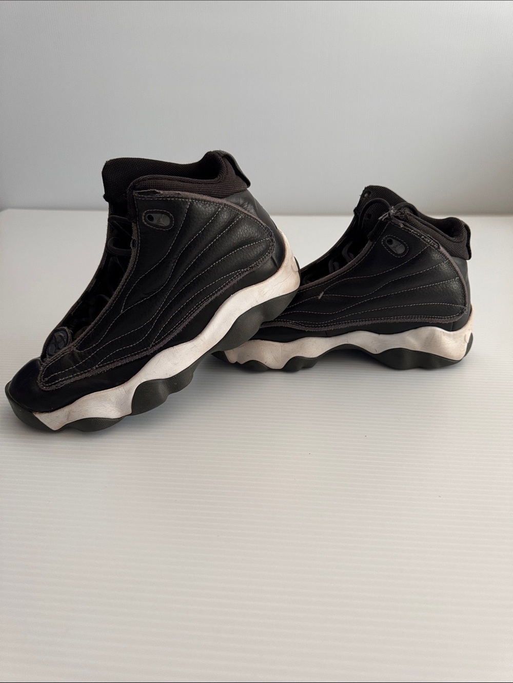 Jordan Men's Black and White Retro Sneakers
